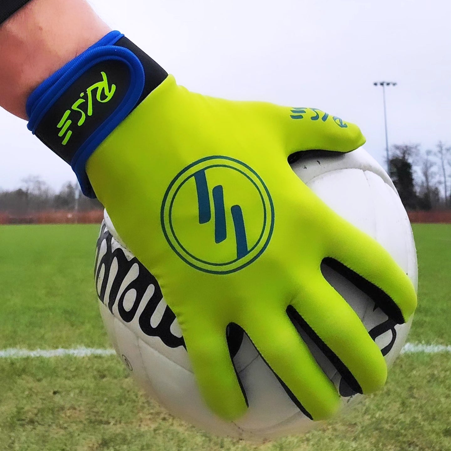 Rise Speed Gaelic Gloves