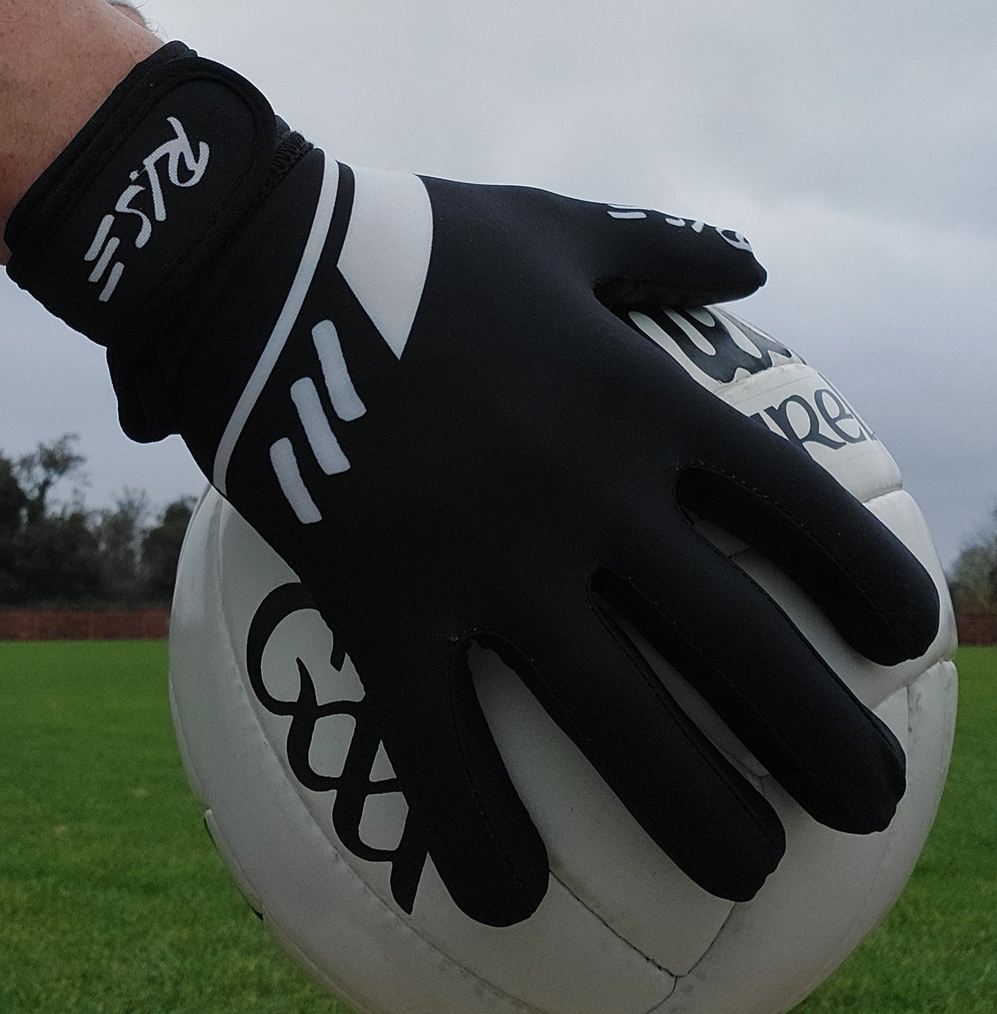 White Rise SL 2 Gaelic Gloves